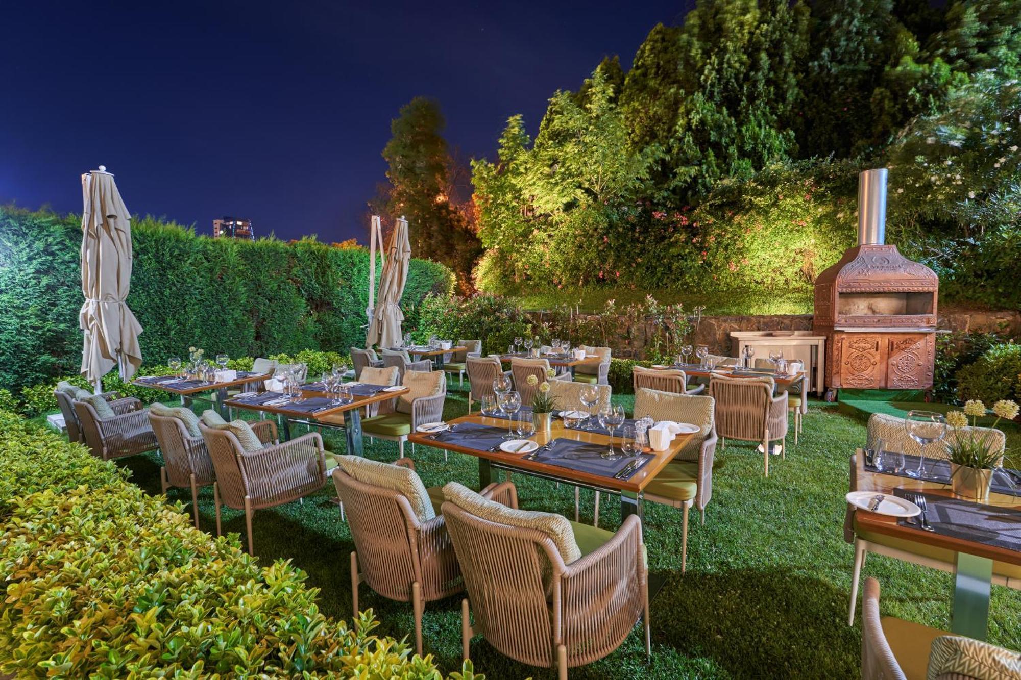 Doubletree By Hilton Hotel Istanbul - Tuzla Exterior photo