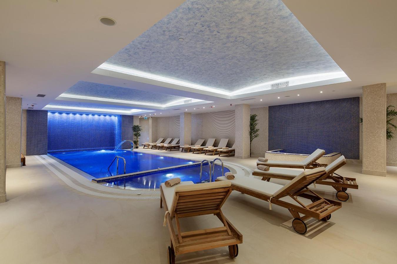 Doubletree By Hilton Hotel Istanbul - Tuzla Exterior photo