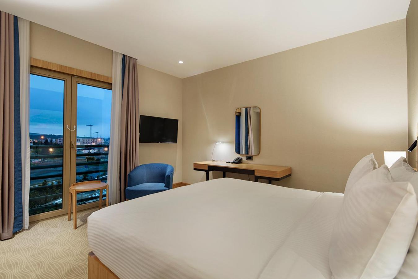 Doubletree By Hilton Hotel Istanbul - Tuzla Exterior photo